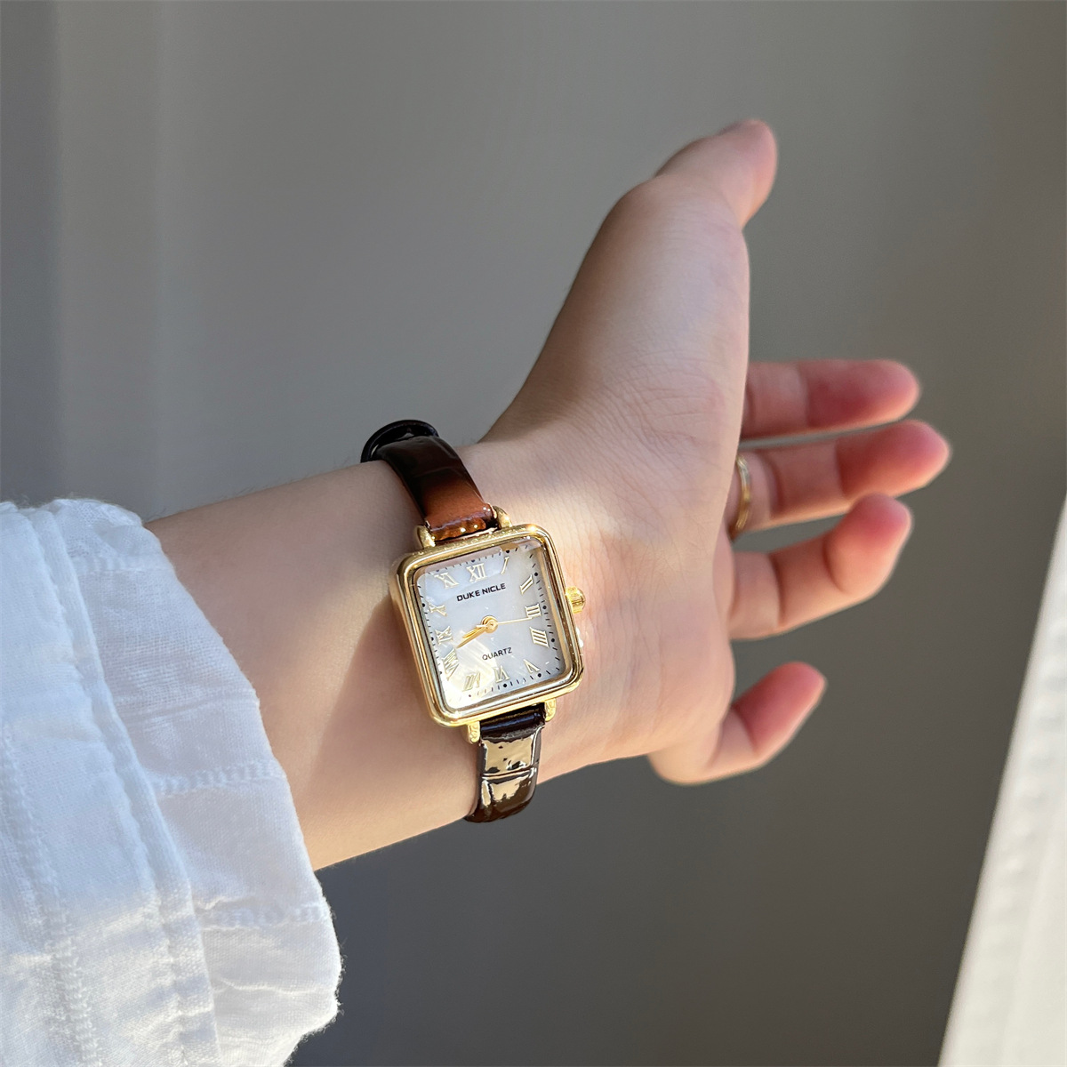 Luxury Watch Face - Newwomen'swatchclassicsquareladies orologio leggero di lusso retrò