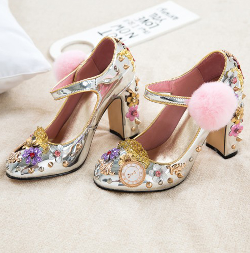 Scarpe da Donna di Lusso con T - Luxury Watch With Leather Strap recensione e prezzo