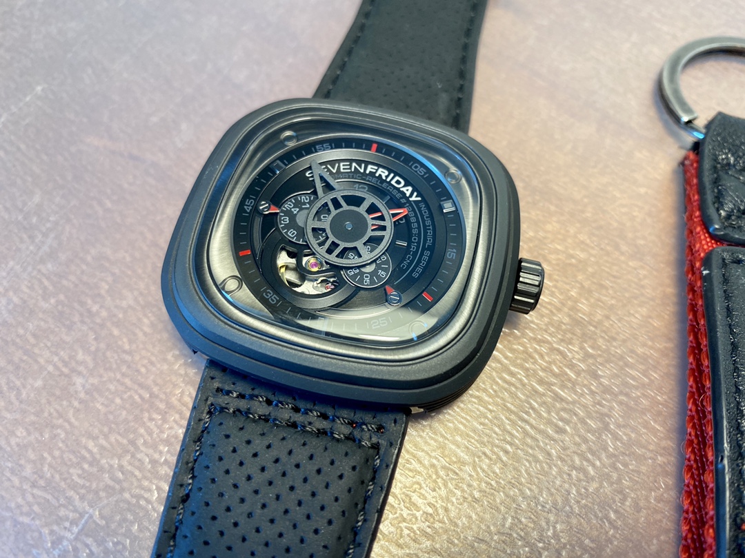 Orologio SEVENFRIDAY P3/01 oro - Luxury Watch Low Price recensione e prezzo