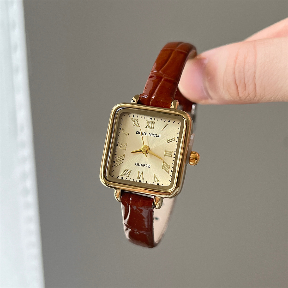 Newwomen'swatchclassicsquarela - Luxury Watch Face recensione e prezzo